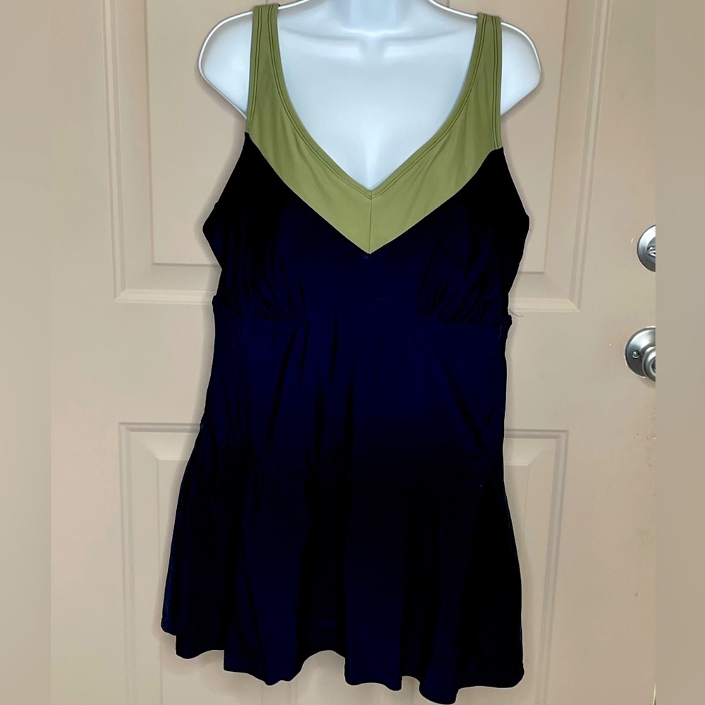 Merona One Piece Swim Suit sz 24W Black and Green